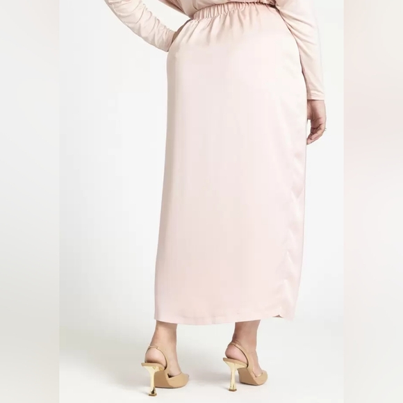 Eloquii Satin Slit Skirt Pink - Picture 2 of 4